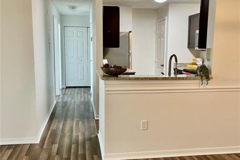 Condo in Oviedo, Florida, 3 bedrooms № 2239461 - photo 18