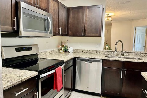 Condo in Oviedo, Florida, 3 bedrooms № 2239461 - photo 9