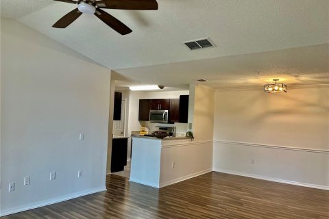 Condo in Oviedo, Florida, 3 bedrooms № 2239461 - photo 26