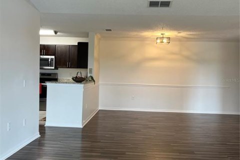 Condo in Oviedo, Florida, 3 bedrooms № 2239461 - photo 2