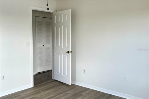 Condo in Oviedo, Florida, 3 bedrooms № 2239461 - photo 12