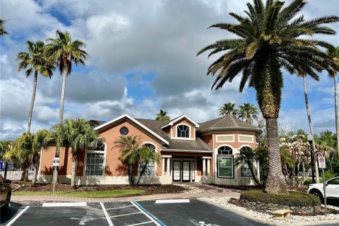 Condo in Oviedo, Florida, 3 bedrooms № 2239461 - photo 3