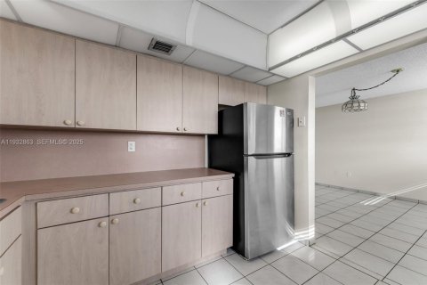 Снять в аренду кондоминиум в Майами, Флорида 2 спальни, 105.44м2, № 1992609 - фото 11