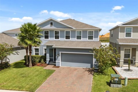 House in Minneola, Florida 5 bedrooms, 281.22 sq.m. № 2324050 - photo 9
