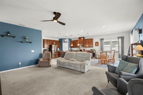 House in Minneola, Florida 5 bedrooms, 281.22 sq.m. № 2324050 - photo 13
