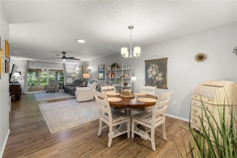 Condo in Port Richey, Florida, 2 bedrooms  № 1915858 - photo 8