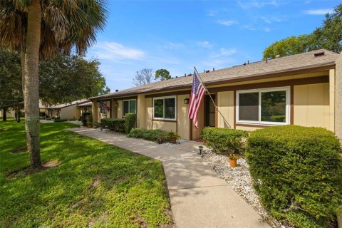 Condo in Port Richey, Florida, 2 bedrooms  № 1915858 - photo 2