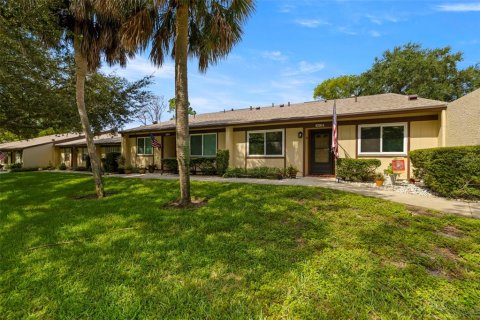 Condo in Port Richey, Florida, 2 bedrooms  № 1915858 - photo 1