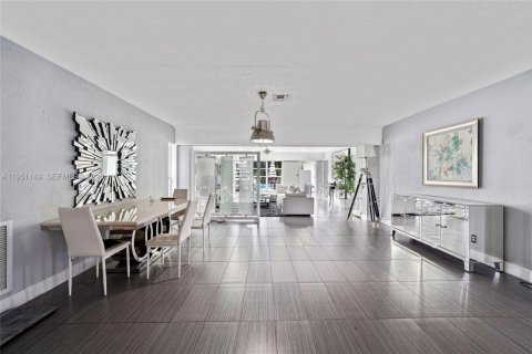 Casa en venta en Hollywood, Florida, 3 dormitorios, 250.84 m2 № 2010111 - foto 4