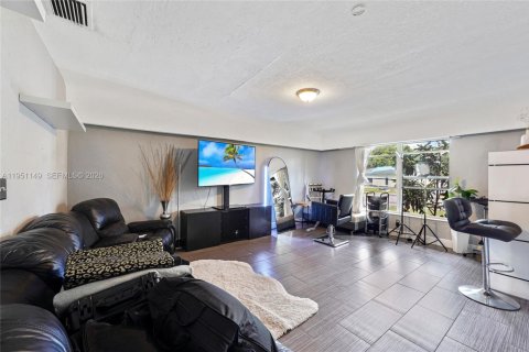 Casa en venta en Hollywood, Florida, 3 dormitorios, 250.84 m2 № 2010111 - foto 15