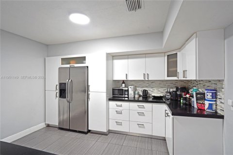 Casa en venta en Hollywood, Florida, 3 dormitorios, 250.84 m2 № 2010111 - foto 9