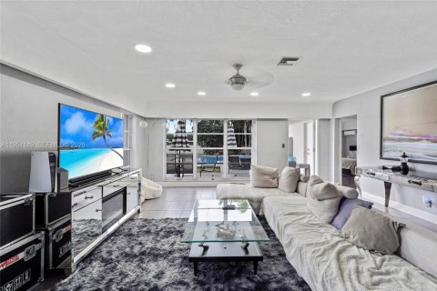 Casa en venta en Hollywood, Florida, 3 dormitorios, 250.84 m2 № 2010111 - foto 14