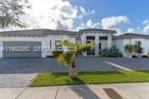 Villa ou maison à Miami, Floride 4 chambres, 224.08 m2 № 2063894