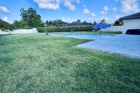 Villa ou maison à vendre à Miami, Floride: 4 chambres, 224.08 m2 № 2063894 - photo 15