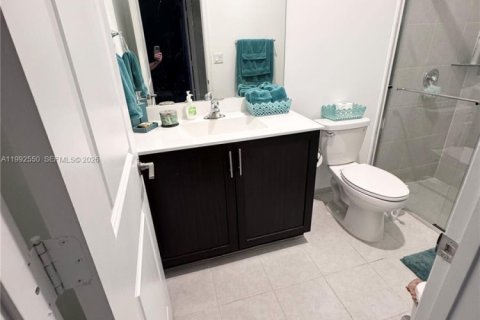 Villa ou maison à vendre à Miami, Floride: 4 chambres, 224.08 m2 № 2063894 - photo 12