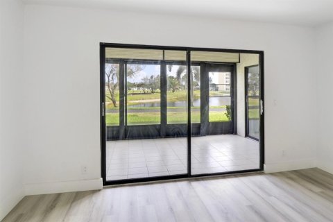 Condo in Delray Beach, Florida, 2 bedrooms № 2392026 - photo 15