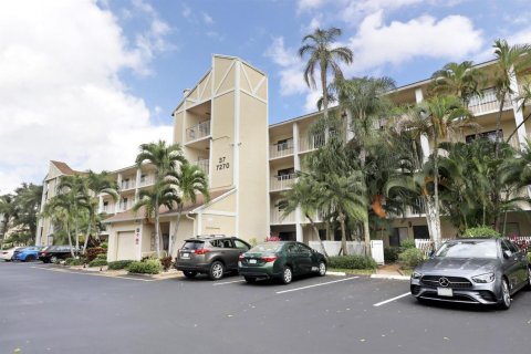 Condo in Delray Beach, Florida, 2 bedrooms № 2392026 - photo 3
