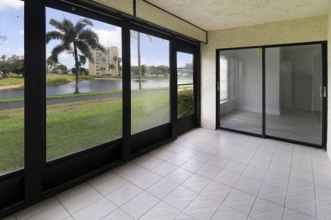 Condo in Delray Beach, Florida, 2 bedrooms № 2392026 - photo 17