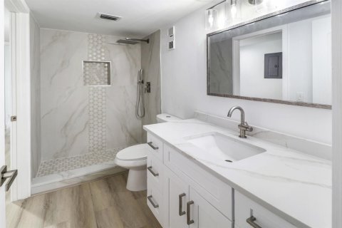 Condo in Delray Beach, Florida, 2 bedrooms № 2392026 - photo 24