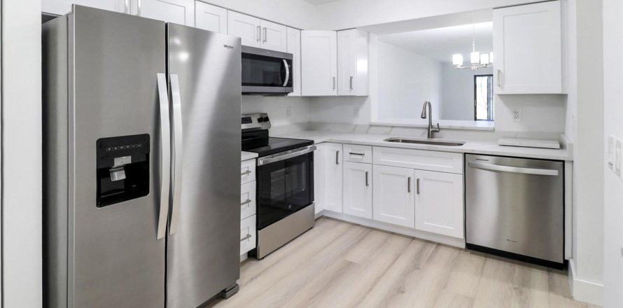 Condo in Delray Beach, Florida, 2 bedrooms № 2392026