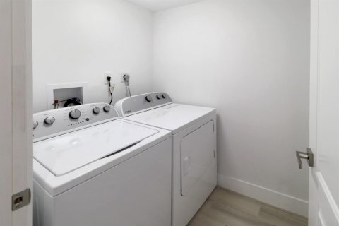 Condo in Delray Beach, Florida, 2 bedrooms № 2392026 - photo 28