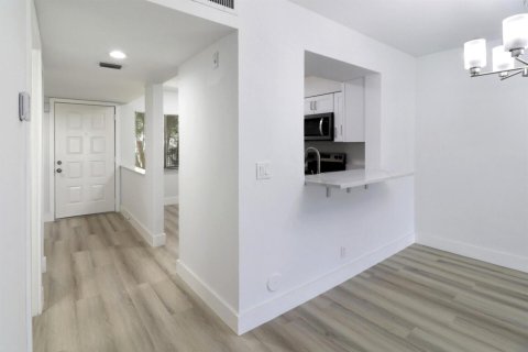 Condo in Delray Beach, Florida, 2 bedrooms № 2392026 - photo 6