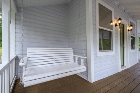 House in Dade City, Florida 3 bedrooms, 168.34 sq.m. № 2258255 - photo 6