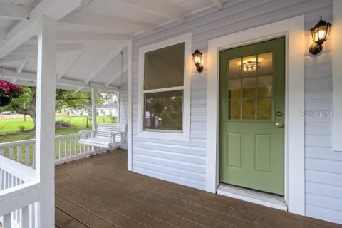 House in Dade City, Florida 3 bedrooms, 168.34 sq.m. № 2258255 - photo 7