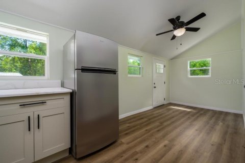 House in Dade City, Florida 3 bedrooms, 168.34 sq.m. № 2258255 - photo 23