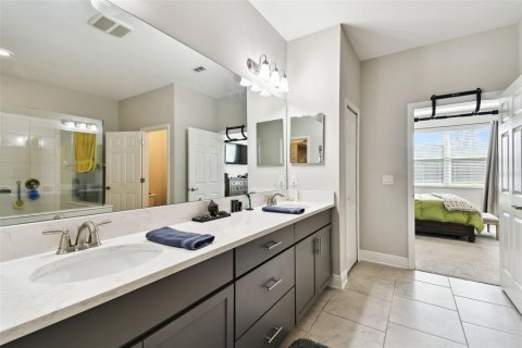 House in Tampa, Florida 2 bedrooms, 163.69 sq.m. № 1630951 - photo 21