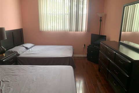 Condominio en venta en Tamarac, Florida, 1 dormitorio, 65.03 m2 № 2084702 - foto 8