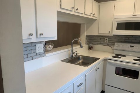 Condominio en venta en Tamarac, Florida, 1 dormitorio, 65.03 m2 № 2084702 - foto 3