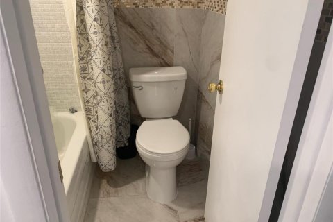 Condominio en venta en Tamarac, Florida, 1 dormitorio, 65.03 m2 № 2084702 - foto 10