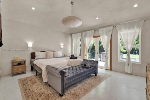 House in Miami, Florida 4 bedrooms, 201.69 sq.m. № 1779353 - photo 27
