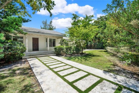 House in Miami, Florida 4 bedrooms, 201.69 sq.m. № 1779353 - photo 2