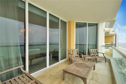 Condo in Sunny Isles Beach, Florida, 3 bedrooms № 2017106 - photo 30