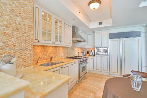 Condo in Sunny Isles Beach, Florida, 3 bedrooms № 2017106 - photo 17