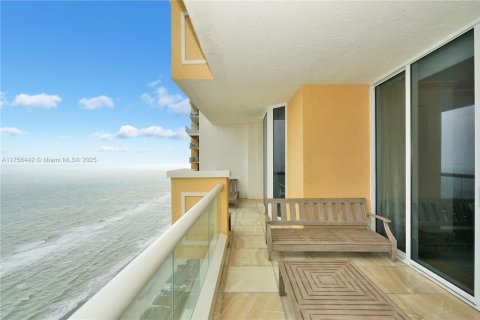 Condo in Sunny Isles Beach, Florida, 3 bedrooms № 2017106 - photo 28