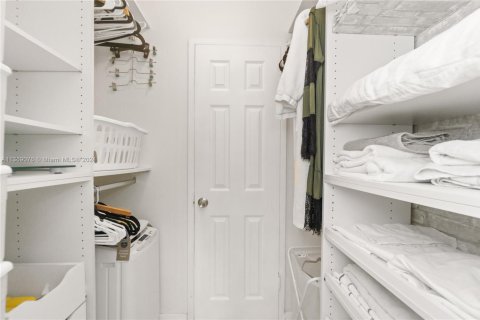 Condo in Miami Beach, Florida, 1 bedroom  № 1931568 - photo 15