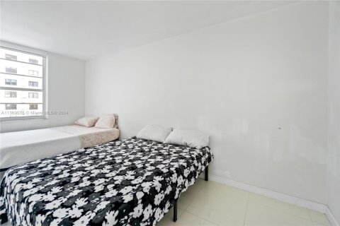 Condo in Miami Beach, Florida, 1 bedroom  № 1931568 - photo 12