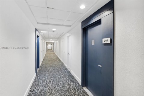 Copropriété à louer à Miami Beach, Floride: 1 chambre, 79.15 m2 № 2084254 - photo 10