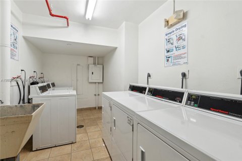 Copropriété à louer à Miami Beach, Floride: 1 chambre, 79.15 m2 № 2084254 - photo 12