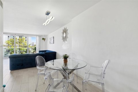 Copropriété à louer à Miami Beach, Floride: 1 chambre, 79.15 m2 № 2084254 - photo 6