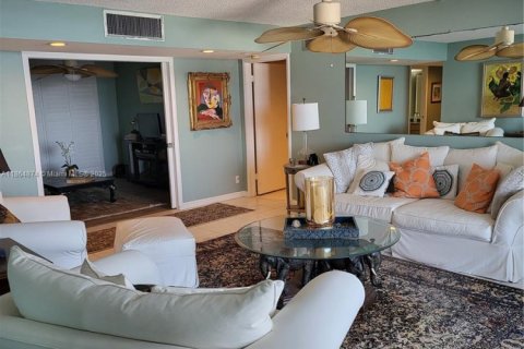 Condominio en alquiler en North Palm Beach, Florida, 2 dormitorios, 132.11 m2 № 1979301 - foto 6