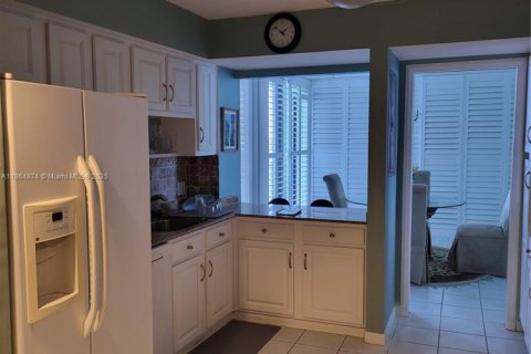 Condominio en alquiler en North Palm Beach, Florida, 2 dormitorios, 132.11 m2 № 1979301 - foto 3