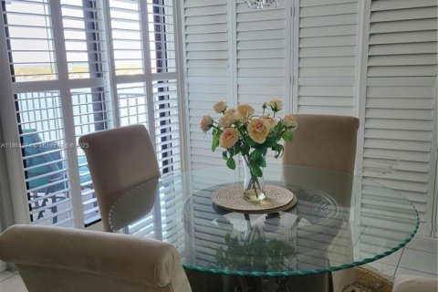 Condominio en alquiler en North Palm Beach, Florida, 2 dormitorios, 132.11 m2 № 1979301 - foto 4