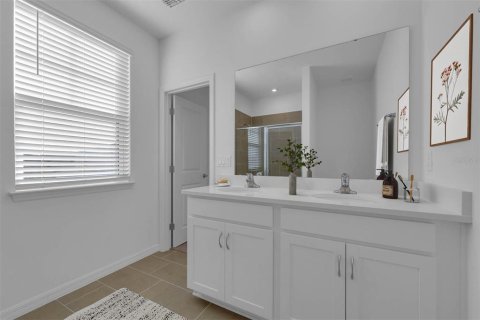 House in Wesley Chapel, Florida 3 bedrooms, 138.98 sq.m. № 2220563 - photo 11