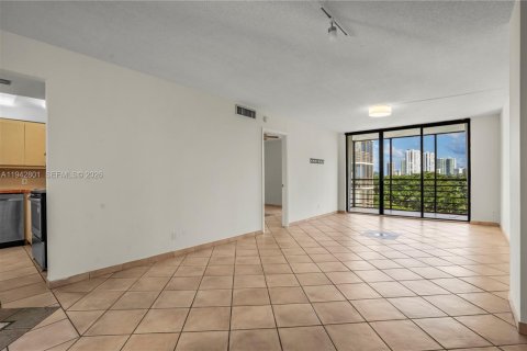 Copropriété à louer à Aventura, Floride: 2 chambres, 92.34 m2 № 2000149 - photo 4