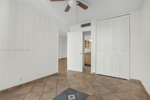 Copropriété à louer à Aventura, Floride: 2 chambres, 92.34 m2 № 2000149 - photo 18