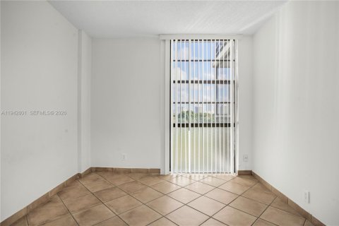 Copropriété à louer à Aventura, Floride: 2 chambres, 92.34 m2 № 2000149 - photo 19